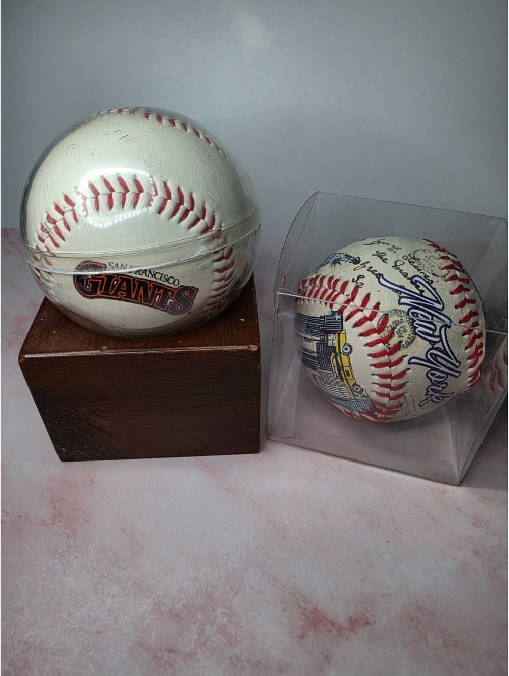 Baseball Memorabilia Lot: SF Giants Facsimile Ball & New York Souvenir Cubes